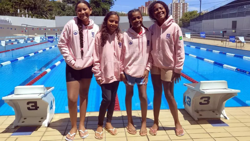 A equipe baiana de nado artístico do programa Natação em Rede já está em São Paulo para disputar o Campeonato Brasileiro Infantil e Juvenil