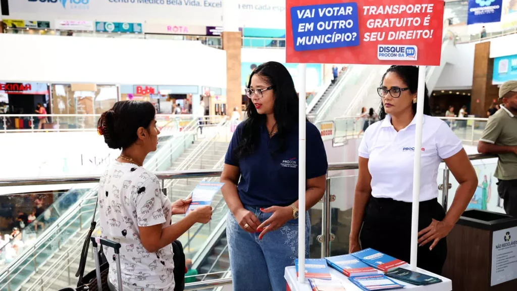 a operação Vai e Vota – Transporte Gratuito é Seu Direito nos terminais rodoviários de Salvador, Feira de Santana, Vitória da Conquista,