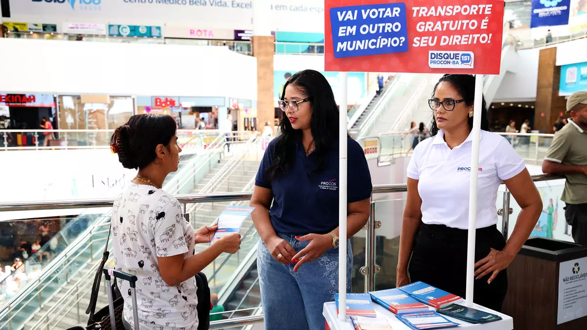a operação Vai e Vota – Transporte Gratuito é Seu Direito nos terminais rodoviários de Salvador, Feira de Santana, Vitória da Conquista,