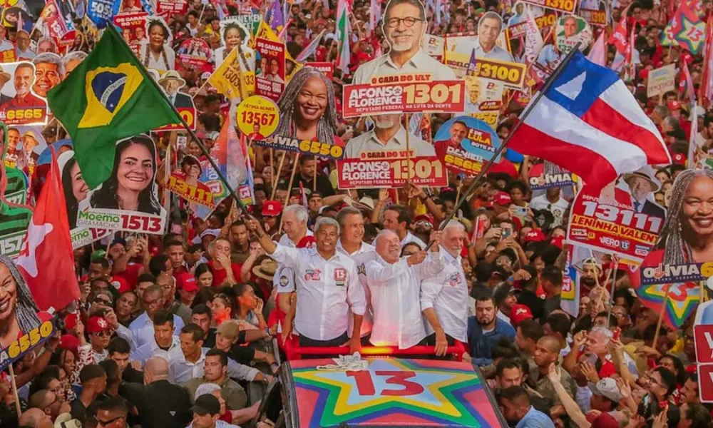 campanha eleitoral na Bahia ganhou mais um elemento de disputa neste sábado (3), com a divulgação da última pesquisa AtlasIntel/A TARDE