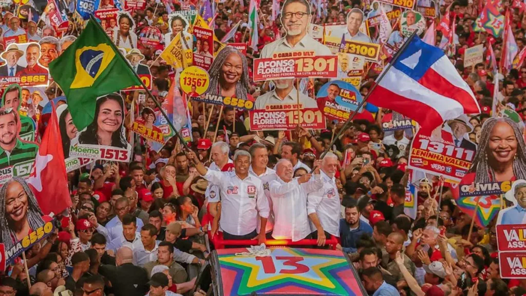 campanha eleitoral na Bahia ganhou mais um elemento de disputa neste sábado (3), com a divulgação da última pesquisa AtlasIntel/A TARDE