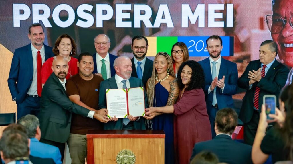 O governo federal anunciou nesta terça-feira (13) um pacote de cinco medidas voltadas aos Microempreendedores Individuais (MEIs),