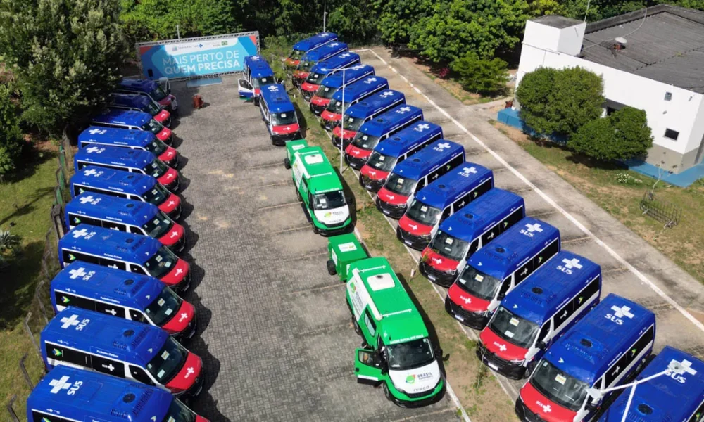 O Governo da Bahia entregou, nesta sexta-feira (2), 37 vans destinadas ao Tratamento Fora do Domicílio (TFD)