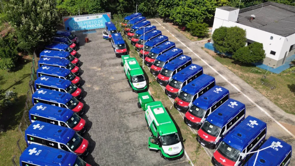 O Governo da Bahia entregou, nesta sexta-feira (2), 37 vans destinadas ao Tratamento Fora do Domicílio (TFD)