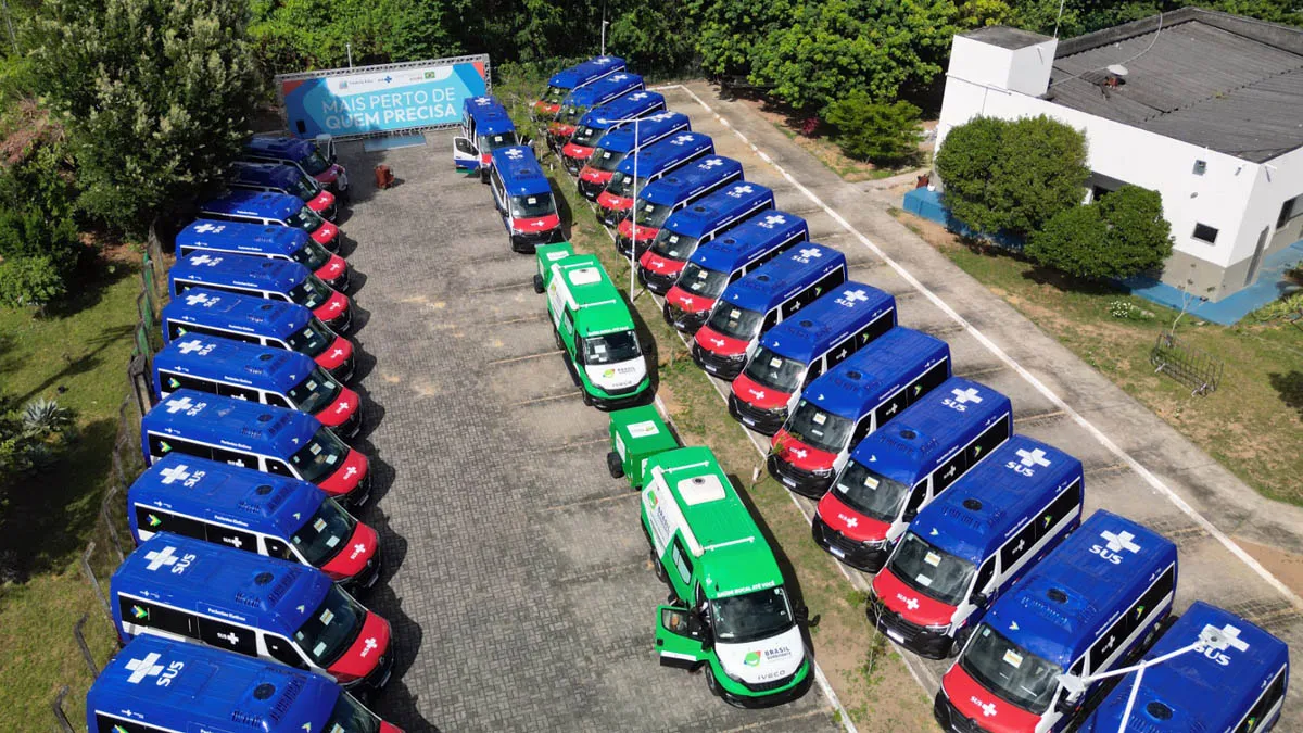 O Governo da Bahia entregou, nesta sexta-feira (2), 37 vans destinadas ao Tratamento Fora do Domicílio (TFD)