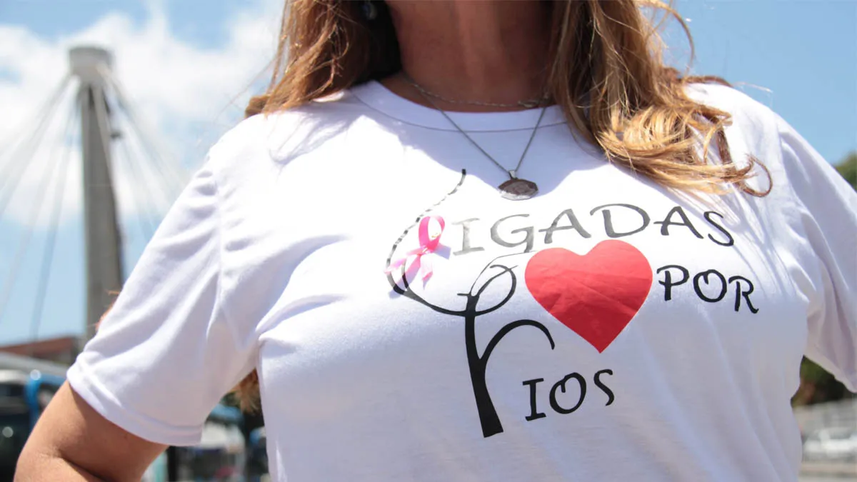 por meio da Superintendência de Prevenção à Violência (SPREV), reforça durante o Outubro Rosa a campanha Ligadas por Fios,