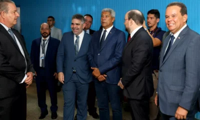 O governador Jerônimo Rodrigues visitou, nesta segunda-feira (19), a sede do Tribunal Regional Eleitoral da Bahia (TRE-BA),