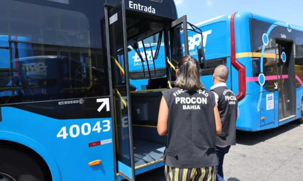O horário de votação foi prorrogado em todo o Brasil neste domingo para assegurar que todos os eleitores afetados por dificuldades