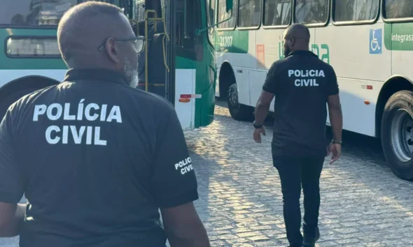 Garagens de transporte coletivo de Salvador são alvo de fiscalização da Polícia Civil da Bahia quanto ao cumprimento de medida judicial