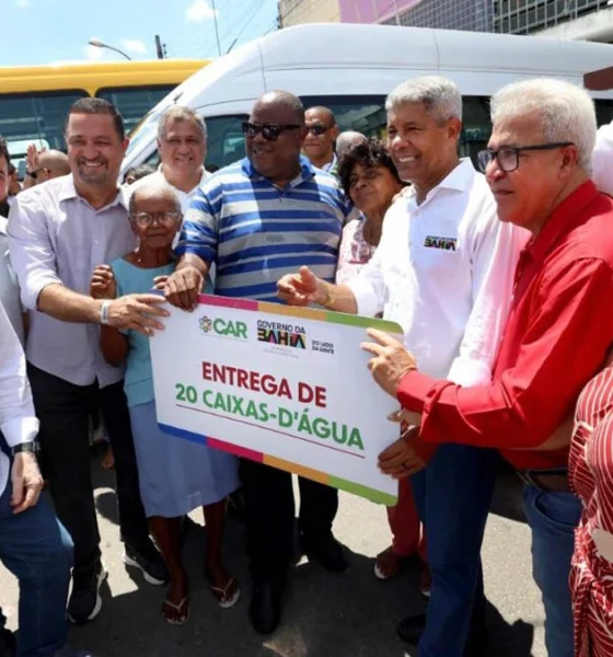 O governador Jerônimo Rodrigues retomou, nesta sexta-feira (30), a agenda da Caravana 417, com entregas de obras,
