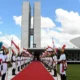 A partir de 2027, a posse dos chefes dos Executivos federal e estaduais passará a ocorrer em novas datas. O presidente e o vice-presidente