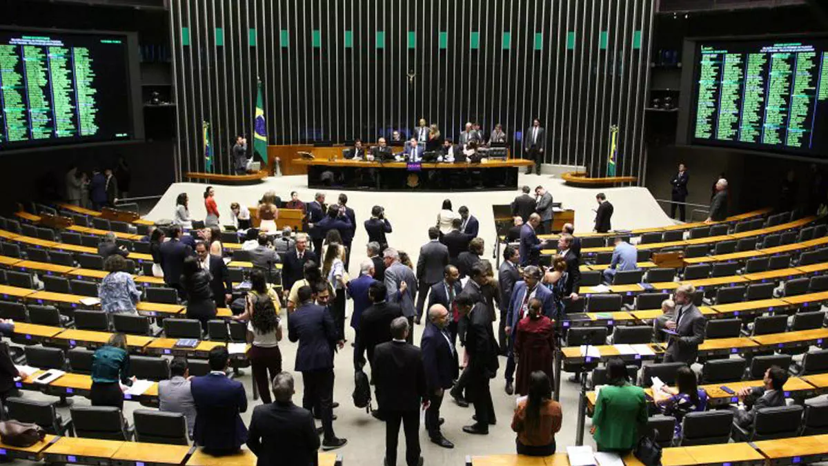 A Câmara dos Deputados aprovou, por 461 votos a 4, um projeto que aumenta o limite de faturamento para enquadramento como